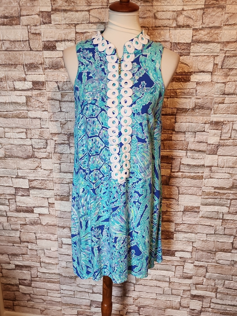 Lilly Pulitzer Sleeveless Blue & Teal Printed Shift Dress with White Trim